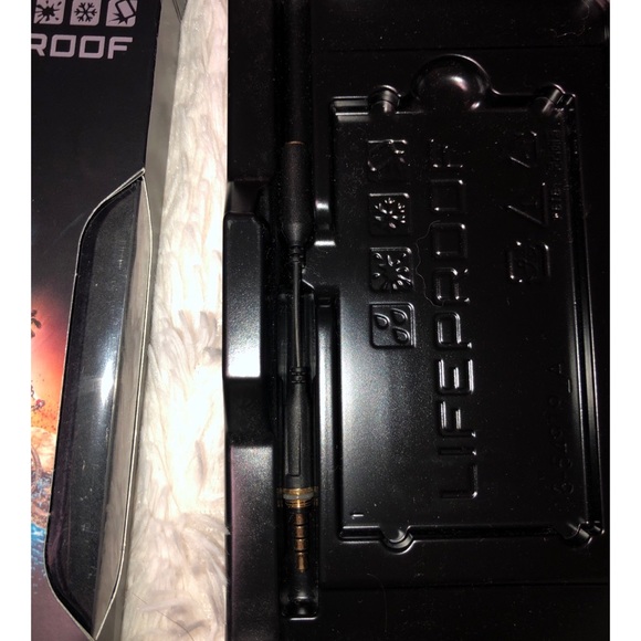 BRAND NEW LifeProof Case - Picture 4 of 4
